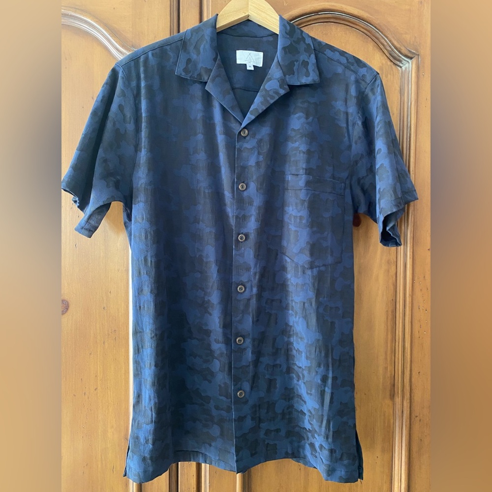 Tribe Kelley Blue Camo Cotton Blend Short Sleeve Shirt size Medium